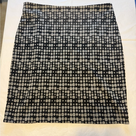 Loft Black & Grey Geometric Polka Dot Pencil Skirt - Size 6 - Picture 2 of 6